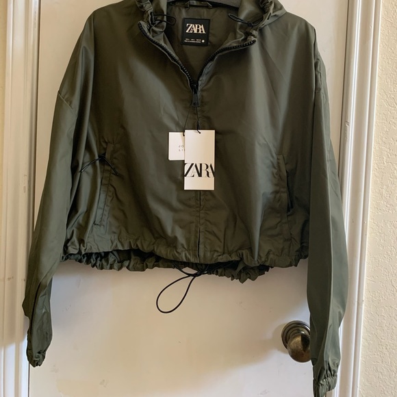NWT army green nylon cropped jacket with hood, size L - Picture 3 of 7